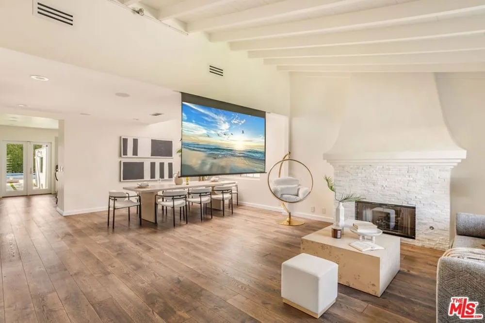 631 Fuller Avenue Los Angeles, CA 90036