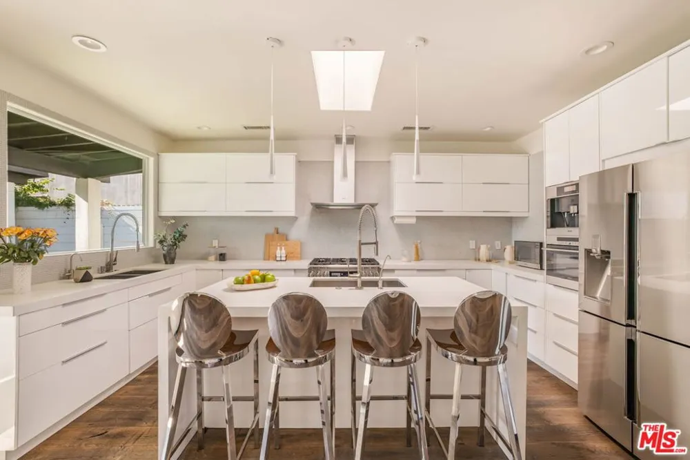 631 Fuller Avenue Los Angeles, CA 90036