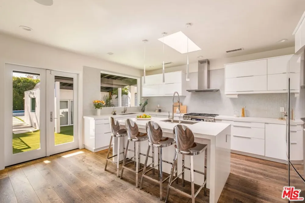 631 Fuller Avenue Los Angeles, CA 90036