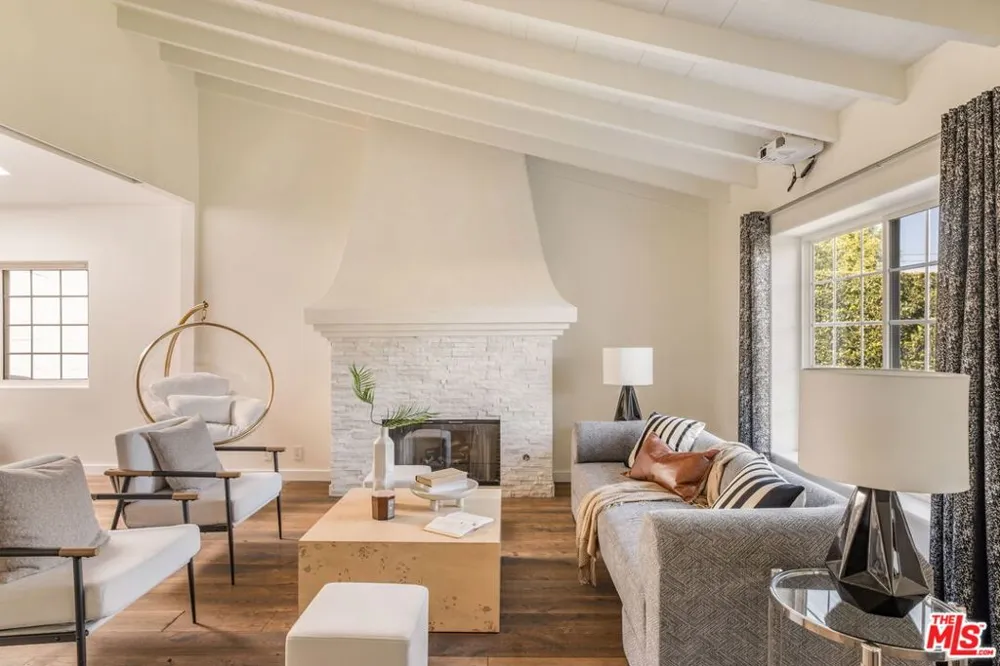 631 Fuller Avenue Los Angeles, CA 90036