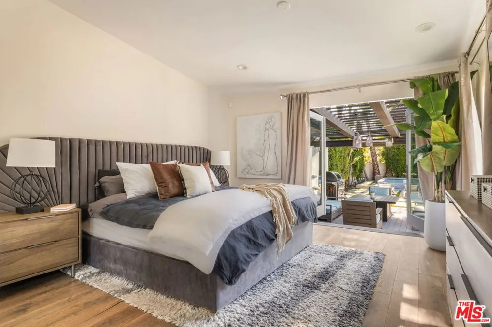 631 Fuller Avenue Los Angeles, CA 90036