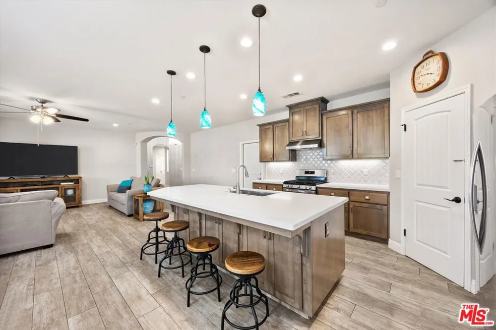 5103 Anaconda Avenue Bakersfield, CA 93306