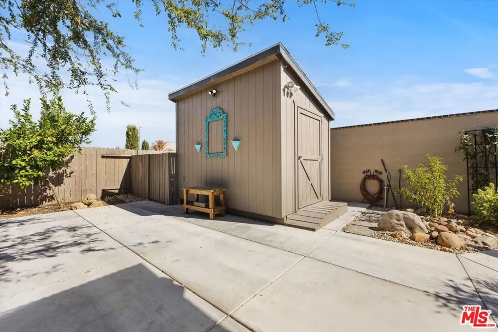 5103 Anaconda Avenue Bakersfield, CA 93306