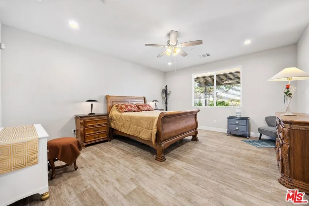 5103 Anaconda Avenue Bakersfield, CA 93306
