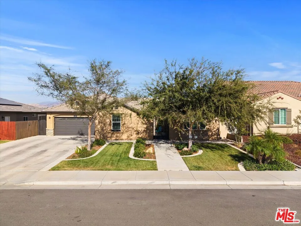 5103 Anaconda Avenue Bakersfield, CA 93306