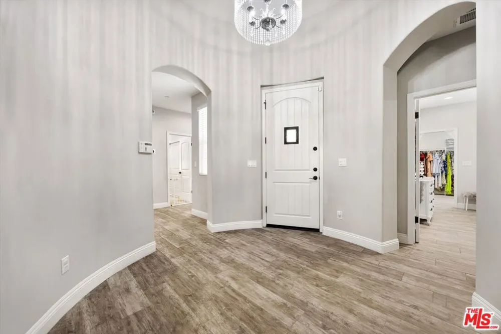 5103 Anaconda Avenue Bakersfield, CA 93306