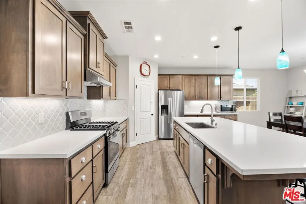 5103 Anaconda Avenue Bakersfield, CA 93306