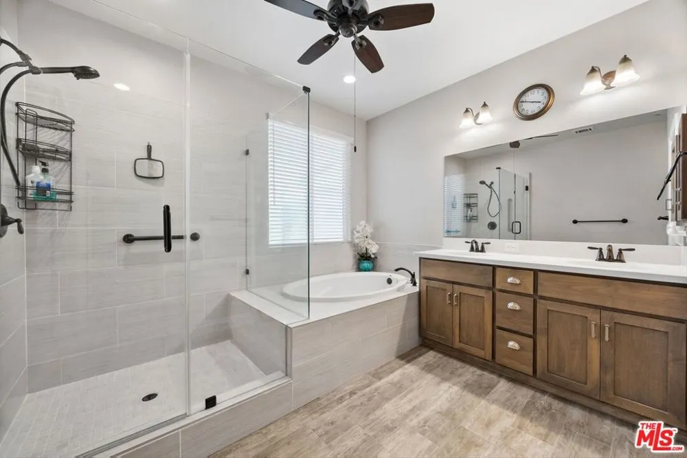 5103 Anaconda Avenue Bakersfield, CA 93306