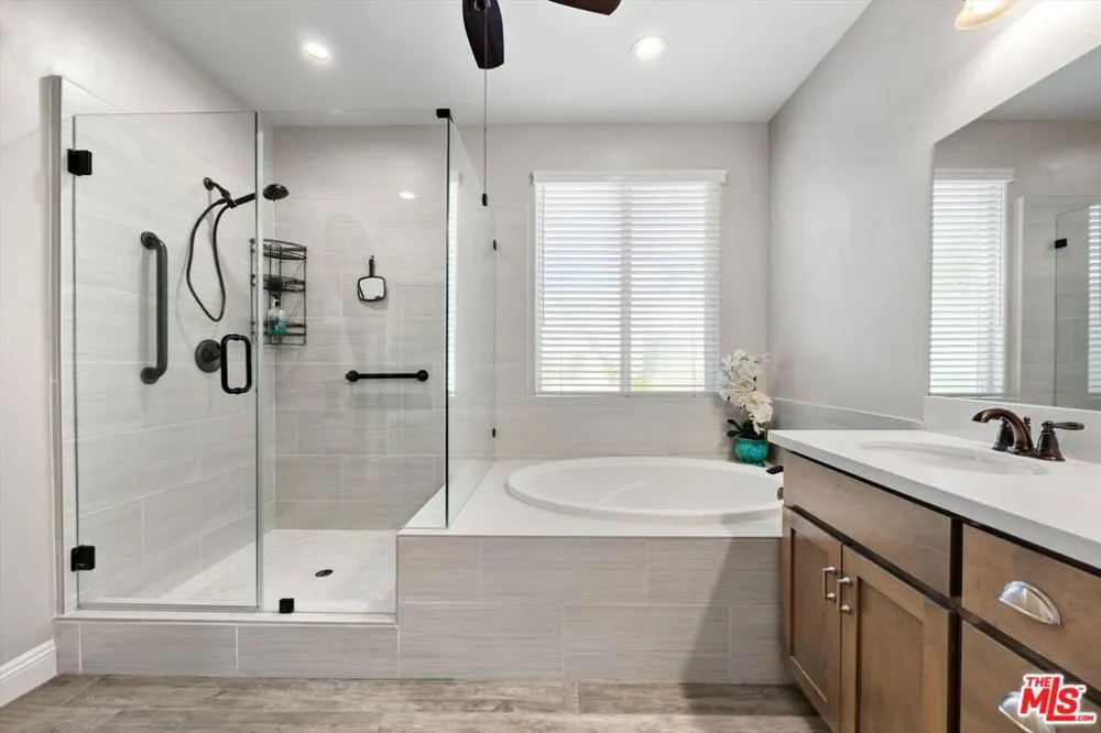 5103 Anaconda Avenue Bakersfield, CA 93306