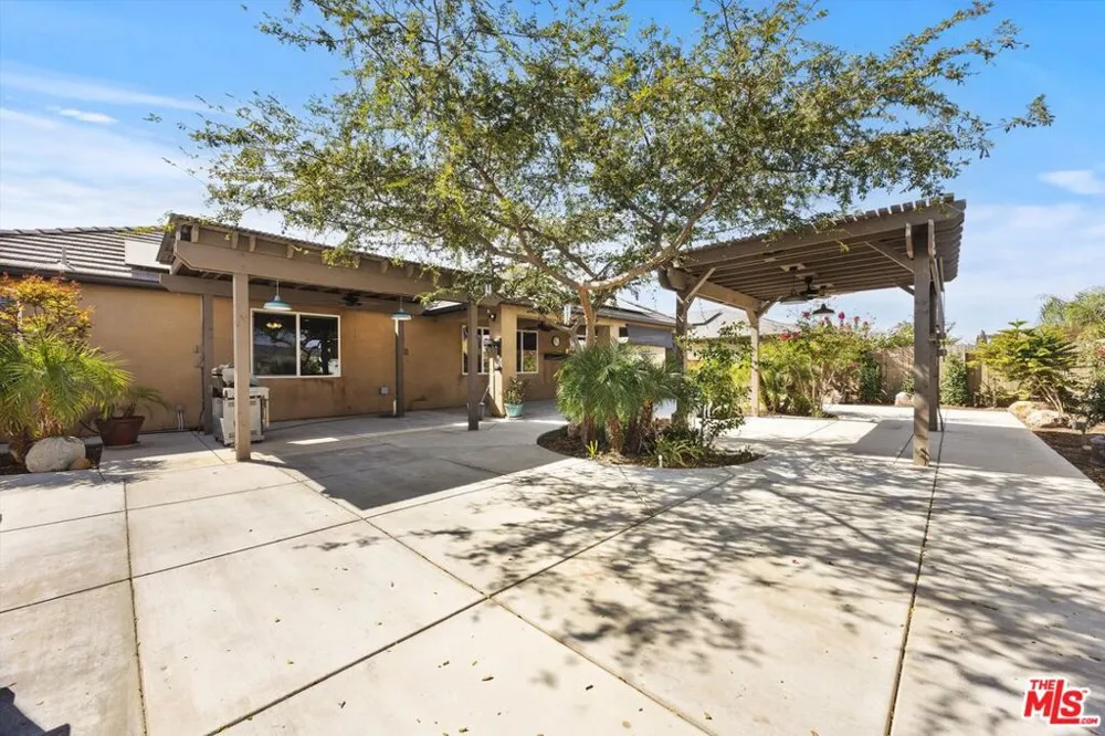 5103 Anaconda Avenue Bakersfield, CA 93306