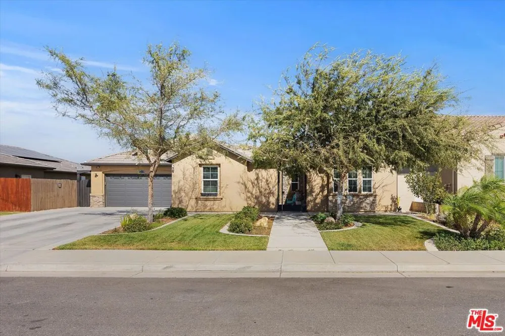 5103 Anaconda Avenue Bakersfield, CA 93306