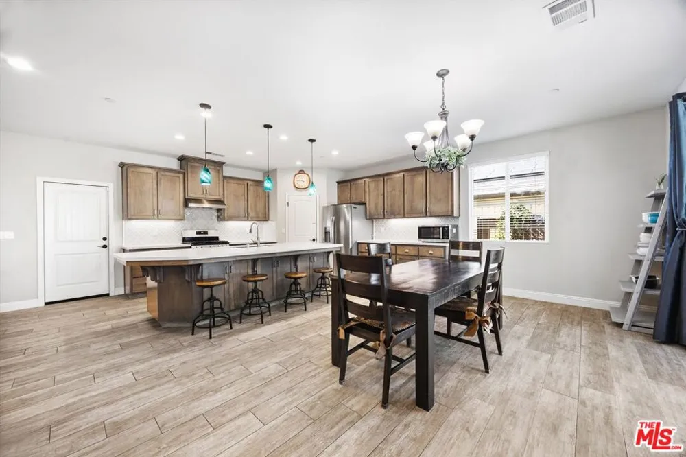 5103 Anaconda Avenue Bakersfield, CA 93306
