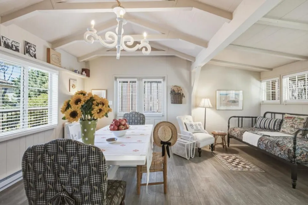 24752 San Carlos Street Carmel, CA 93923