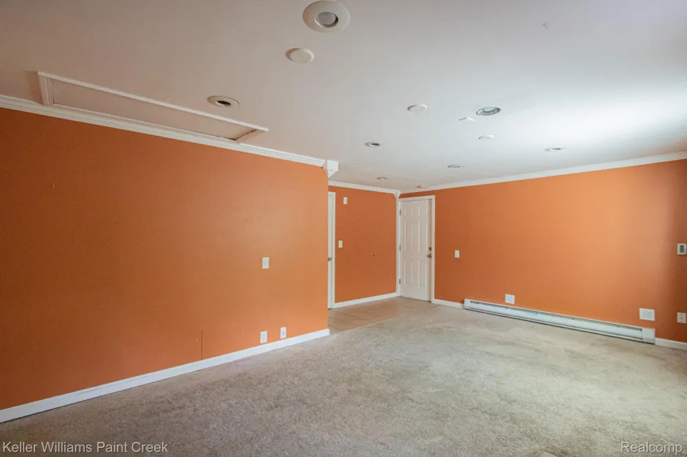 21725 Ulrich Street Clinton Charter Township, MI 48036