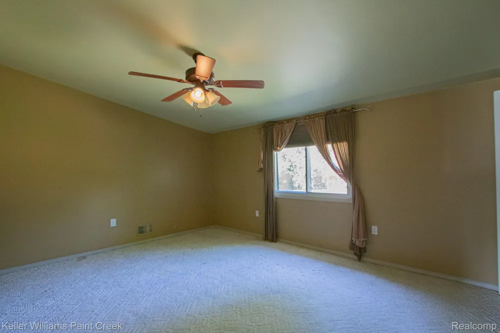 21725 Ulrich Street Clinton Charter Township, MI 48036