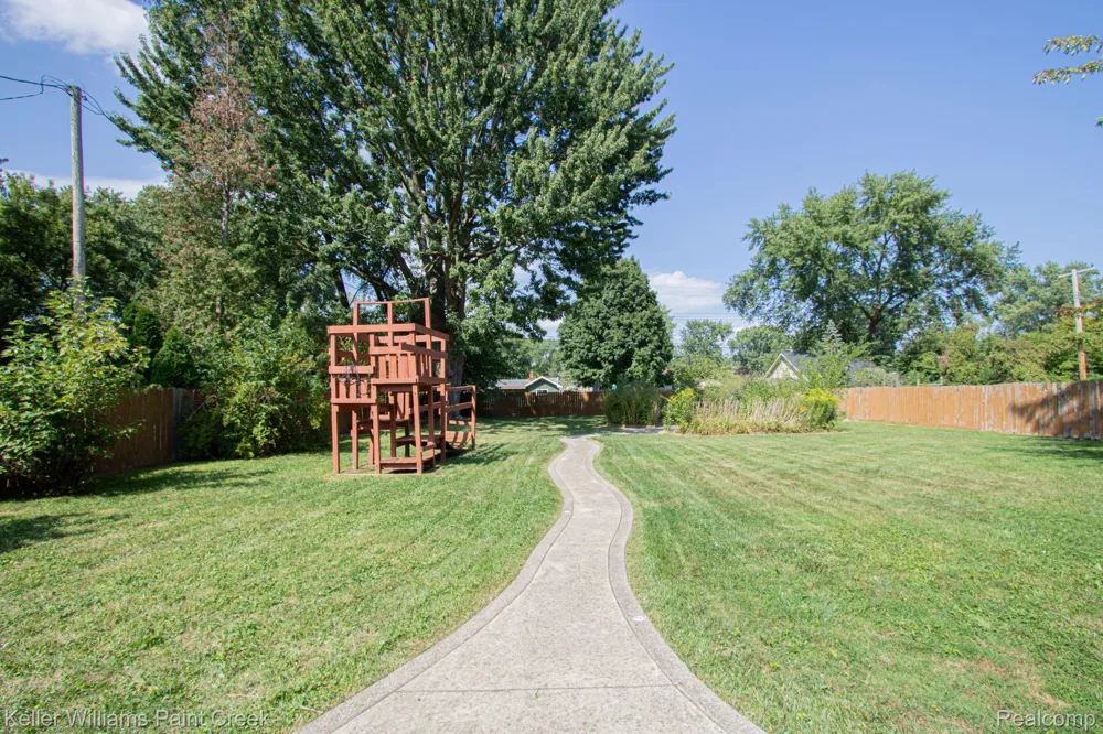 21725 Ulrich Street Clinton Charter Township, MI 48036
