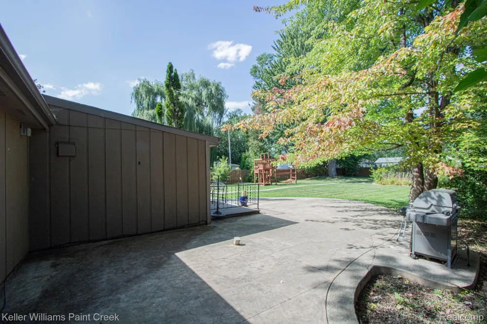 21725 Ulrich Street Clinton Charter Township, MI 48036