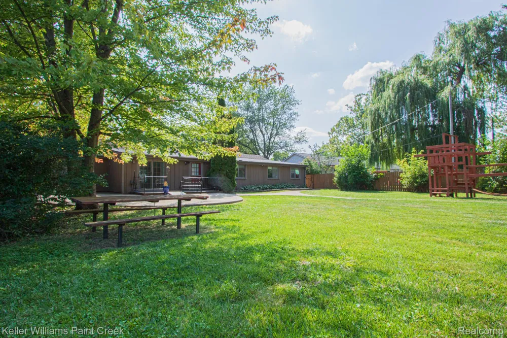 21725 Ulrich Street Clinton Charter Township, MI 48036