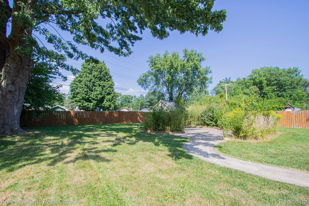 21725 Ulrich Street Clinton Charter Township, MI 48036