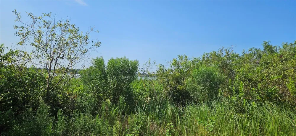 691 S LAKE PATRICK ROAD Frostproof, FL 33843