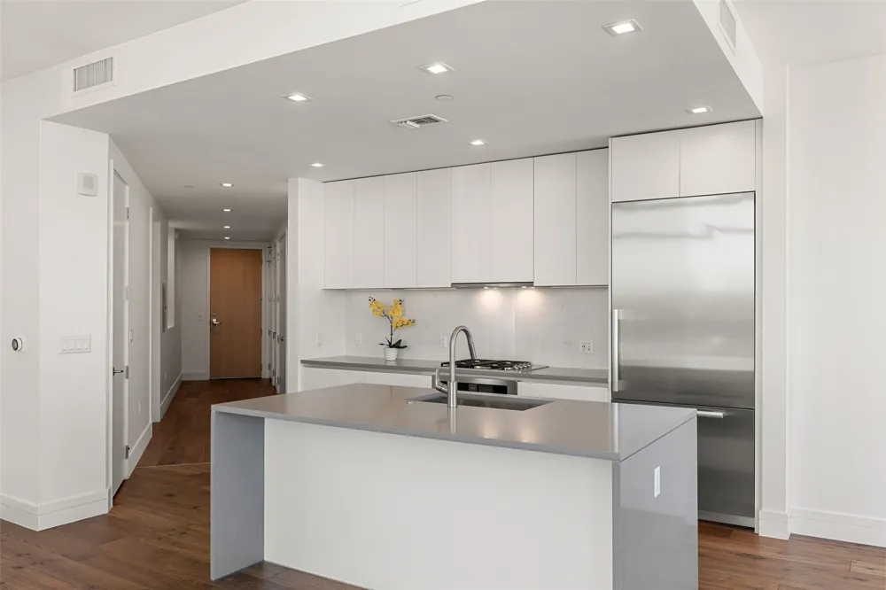 501 West Avenue #1304 Austin, TX 78701