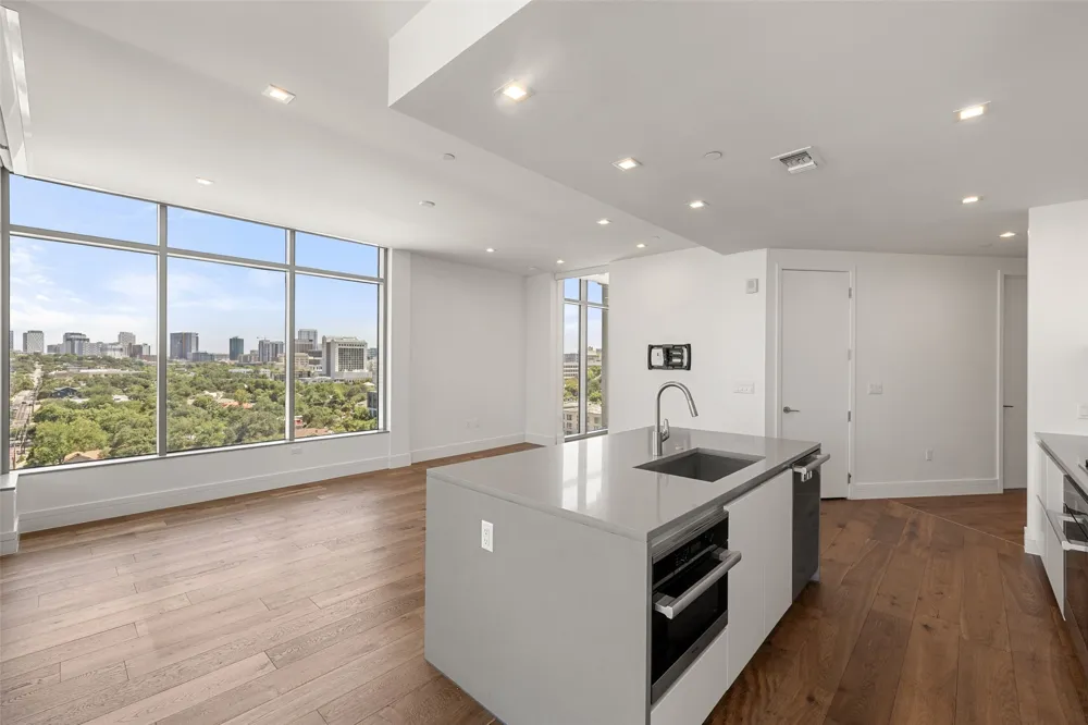 501 West Avenue #1304 Austin, TX 78701