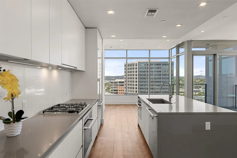 501 West Avenue #1304 Austin, TX 78701