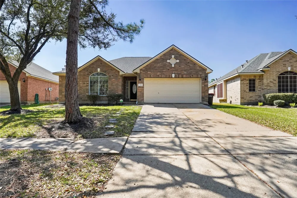 5710 Shady Hollow Court Rosharon, TX 77583