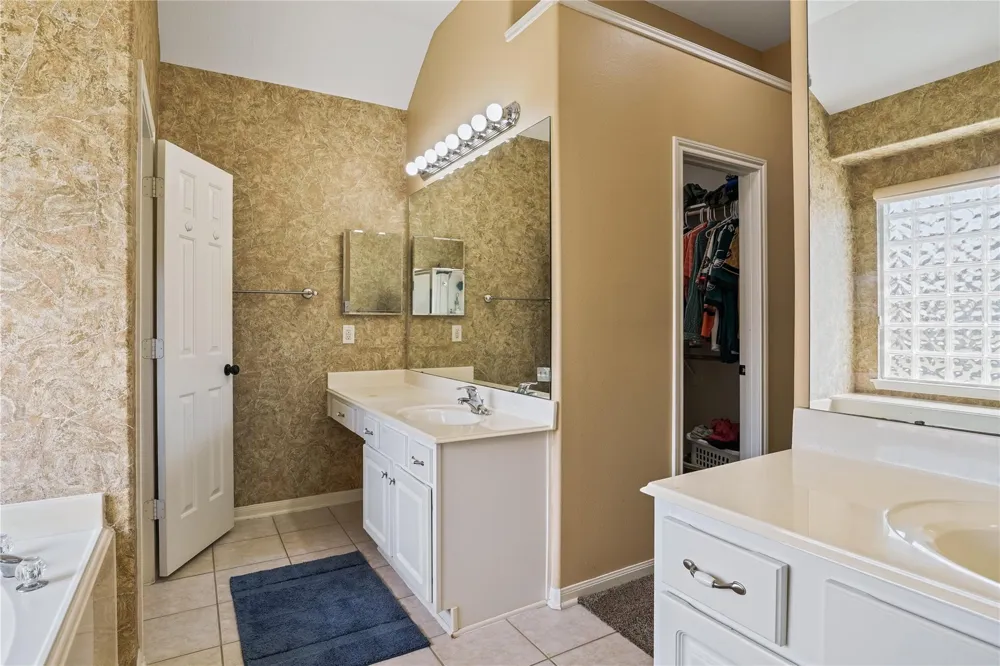 5710 Shady Hollow Court Rosharon, TX 77583
