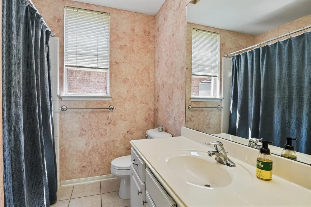 5710 Shady Hollow Court Rosharon, TX 77583