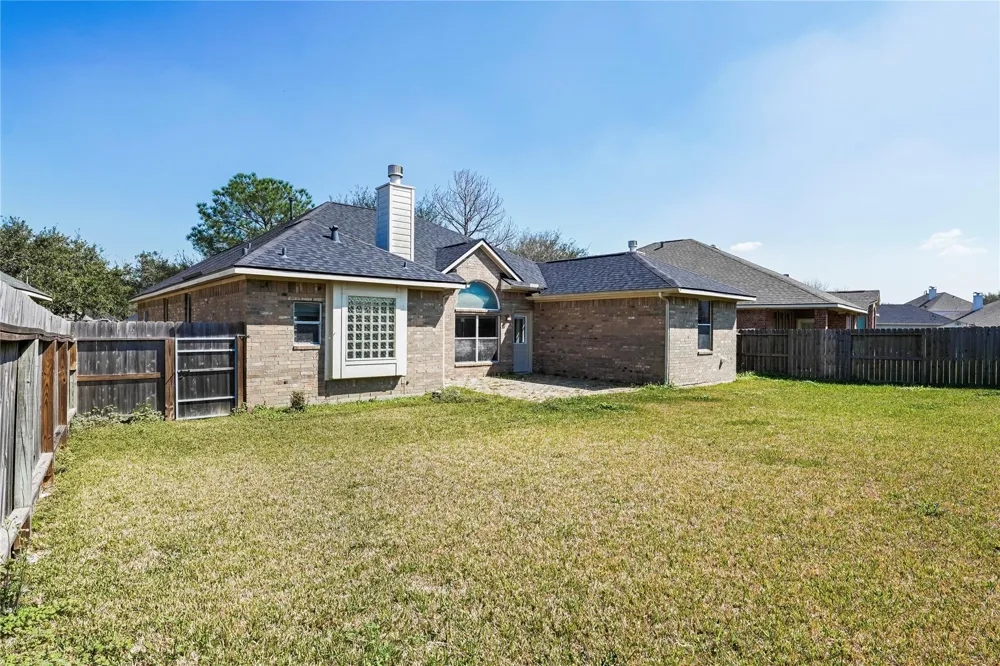 5710 Shady Hollow Court Rosharon, TX 77583