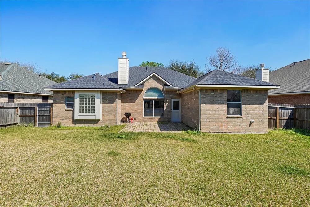 5710 Shady Hollow Court Rosharon, TX 77583