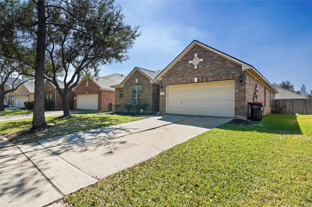 5710 Shady Hollow Court Rosharon, TX 77583