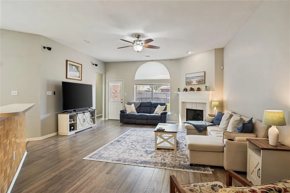 5710 Shady Hollow Court Rosharon, TX 77583
