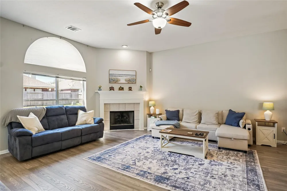 5710 Shady Hollow Court Rosharon, TX 77583