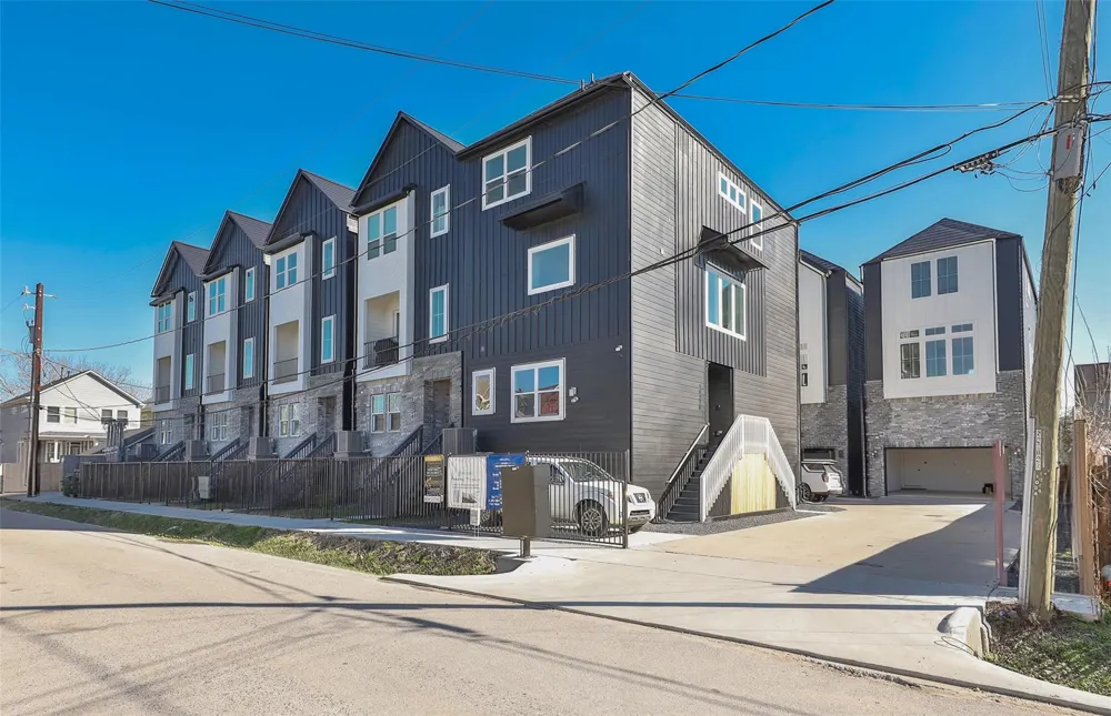 1020 W 15th 1/2 Street #A Houston, TX 77008