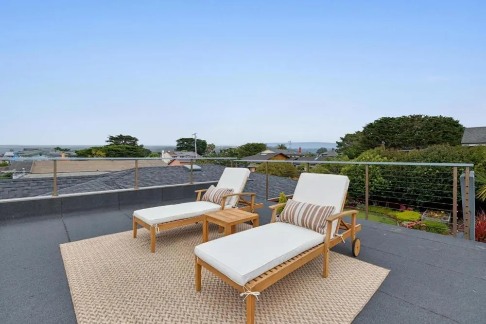 817 Railroad Avenue Half Moon Bay, CA 94019