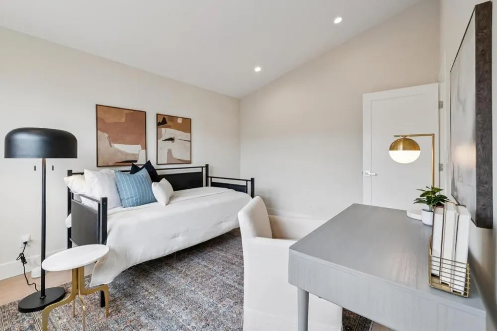 817 Railroad Avenue Half Moon Bay, CA 94019