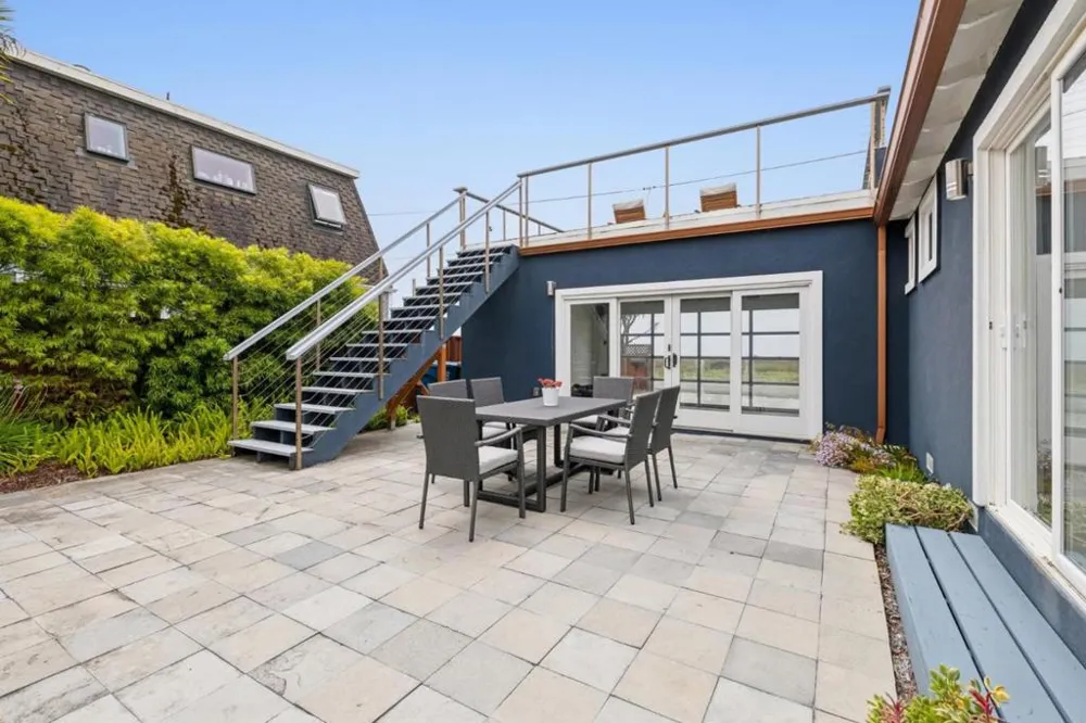 817 Railroad Avenue Half Moon Bay, CA 94019