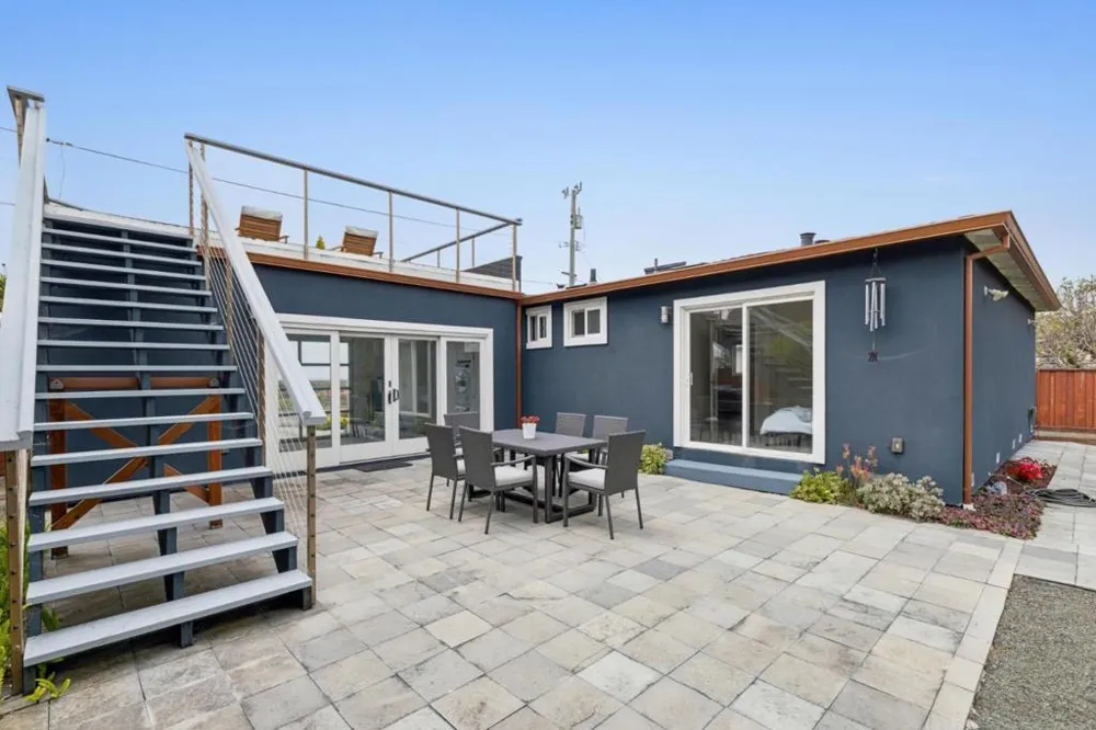 817 Railroad Avenue Half Moon Bay, CA 94019