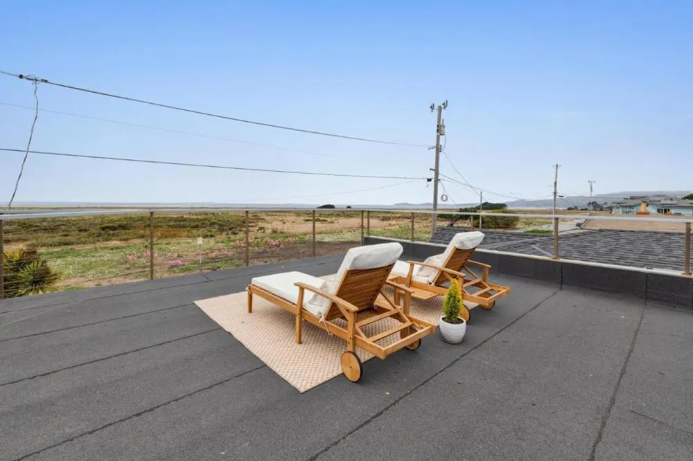 817 Railroad Avenue Half Moon Bay, CA 94019