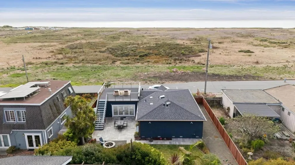 817 Railroad Avenue Half Moon Bay, CA 94019