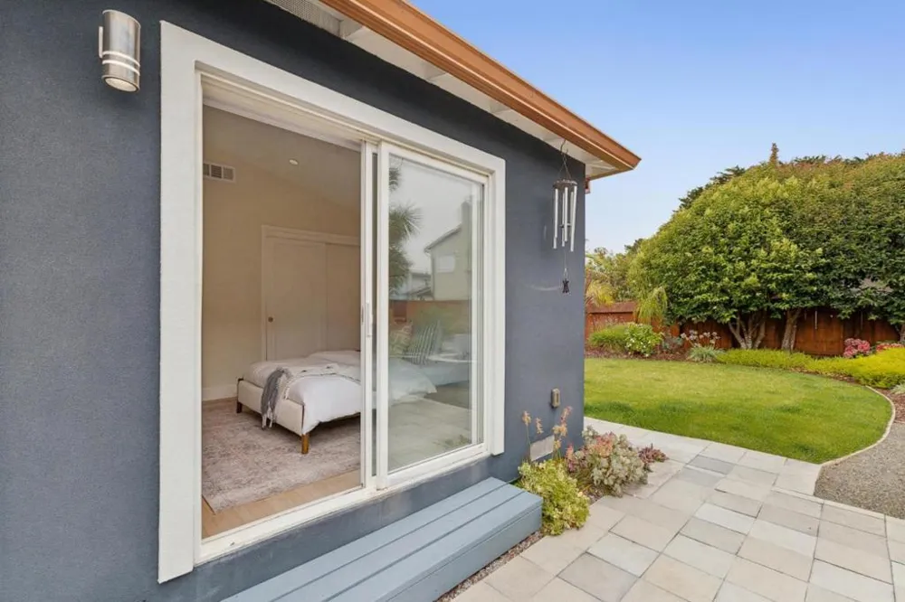817 Railroad Avenue Half Moon Bay, CA 94019