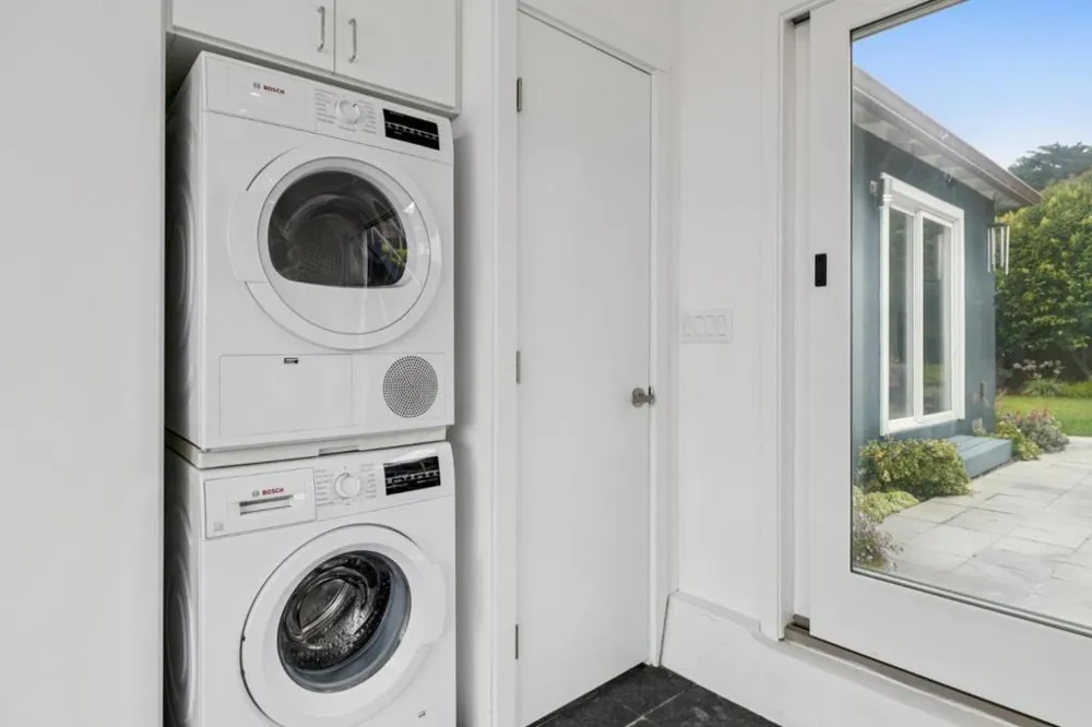 817 Railroad Avenue Half Moon Bay, CA 94019