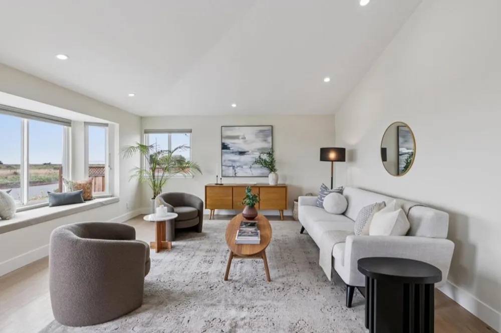 817 Railroad Avenue Half Moon Bay, CA 94019