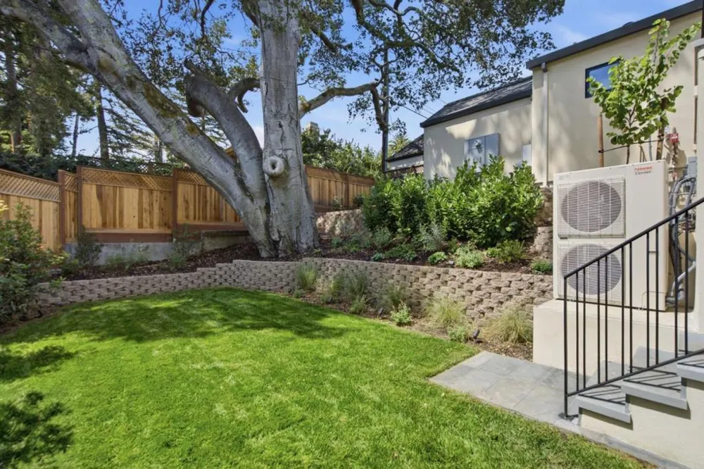 1033 Cortez Avenue Burlingame, CA 94010