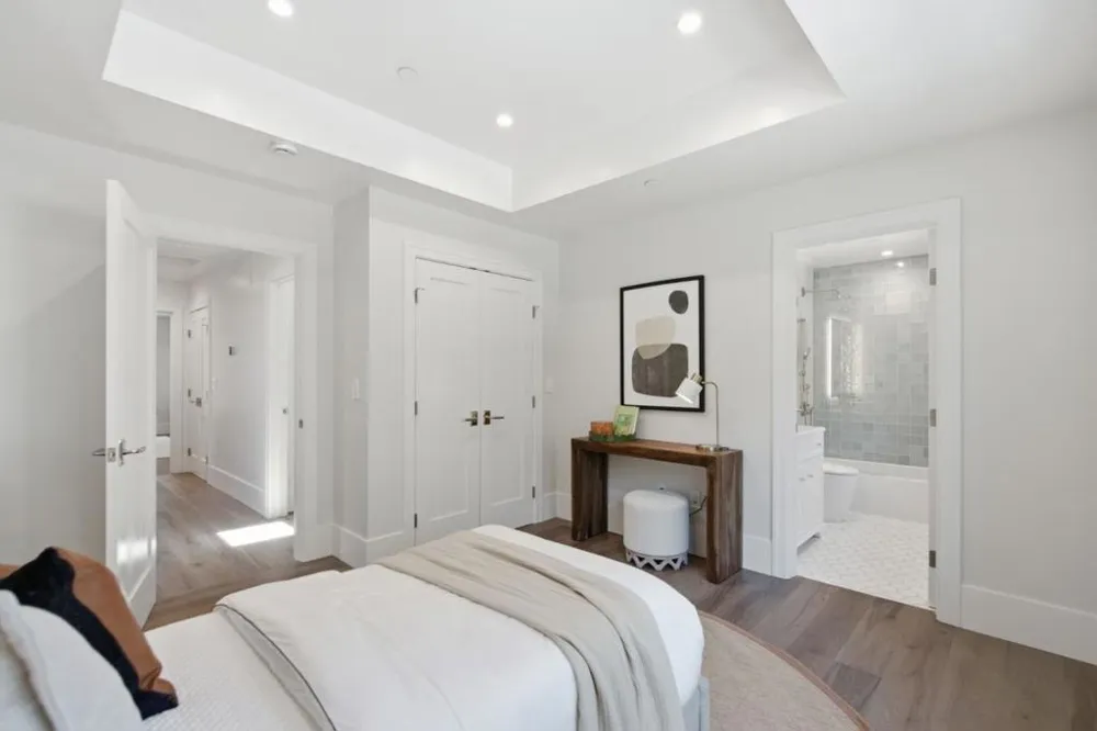1033 Cortez Avenue Burlingame, CA 94010