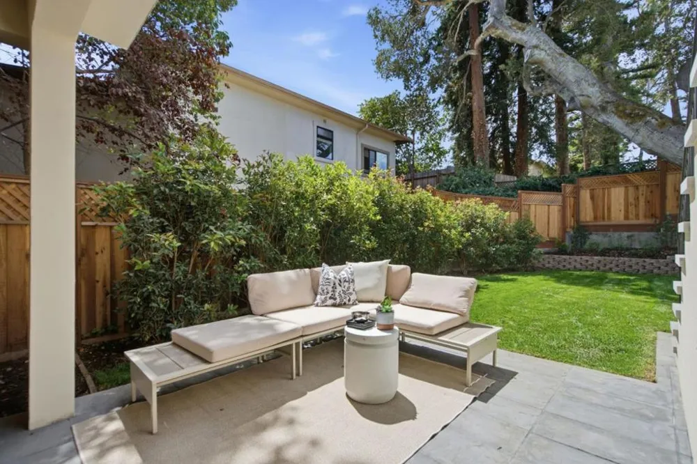 1033 Cortez Avenue Burlingame, CA 94010