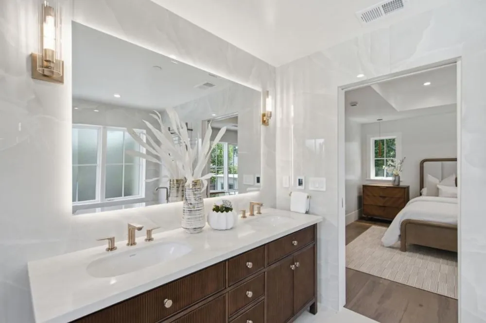 1033 Cortez Avenue Burlingame, CA 94010