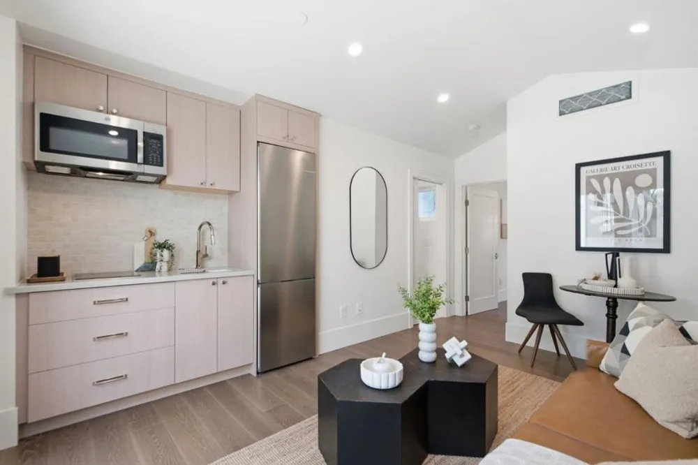 1033 Cortez Avenue Burlingame, CA 94010